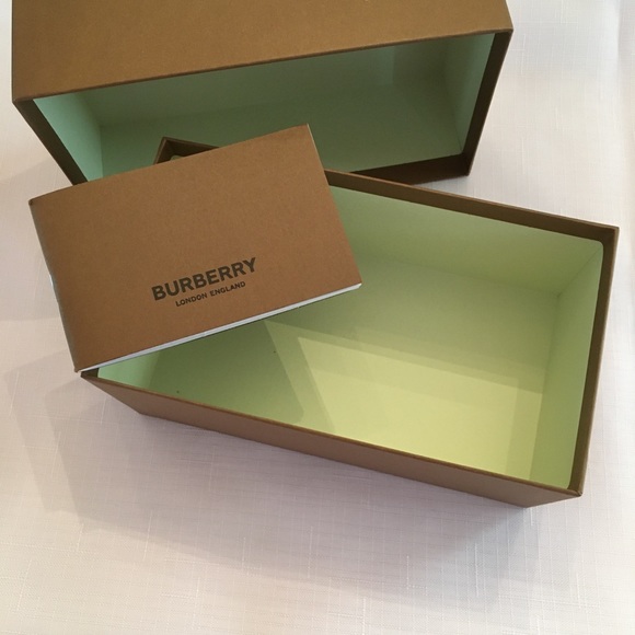 COPY - Burberry Box Bundle - 3 Boxes - 1 LG & 2 SM - Picture 4 of 10